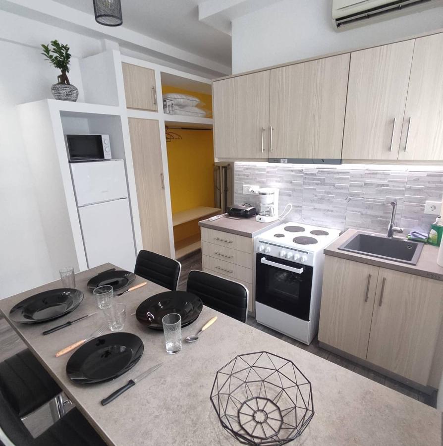 Petmeza Apartment 1 By Dimitropoulos Aígion Luaran gambar