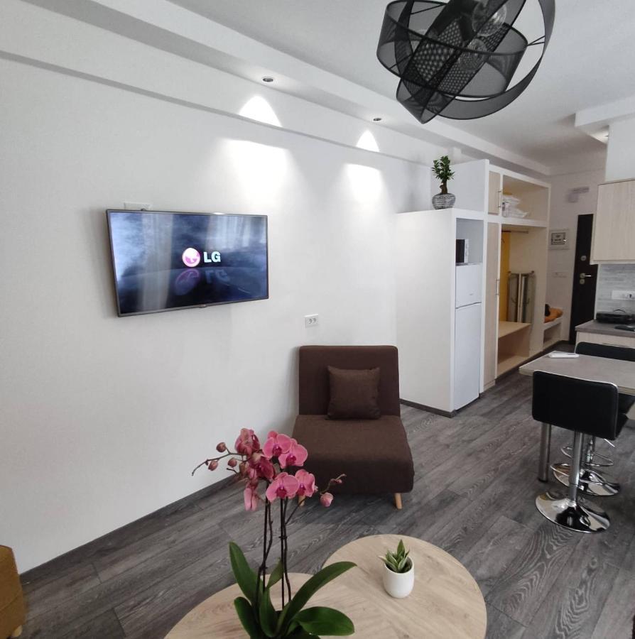 Petmeza Apartment 1 By Dimitropoulos Aígion Luaran gambar