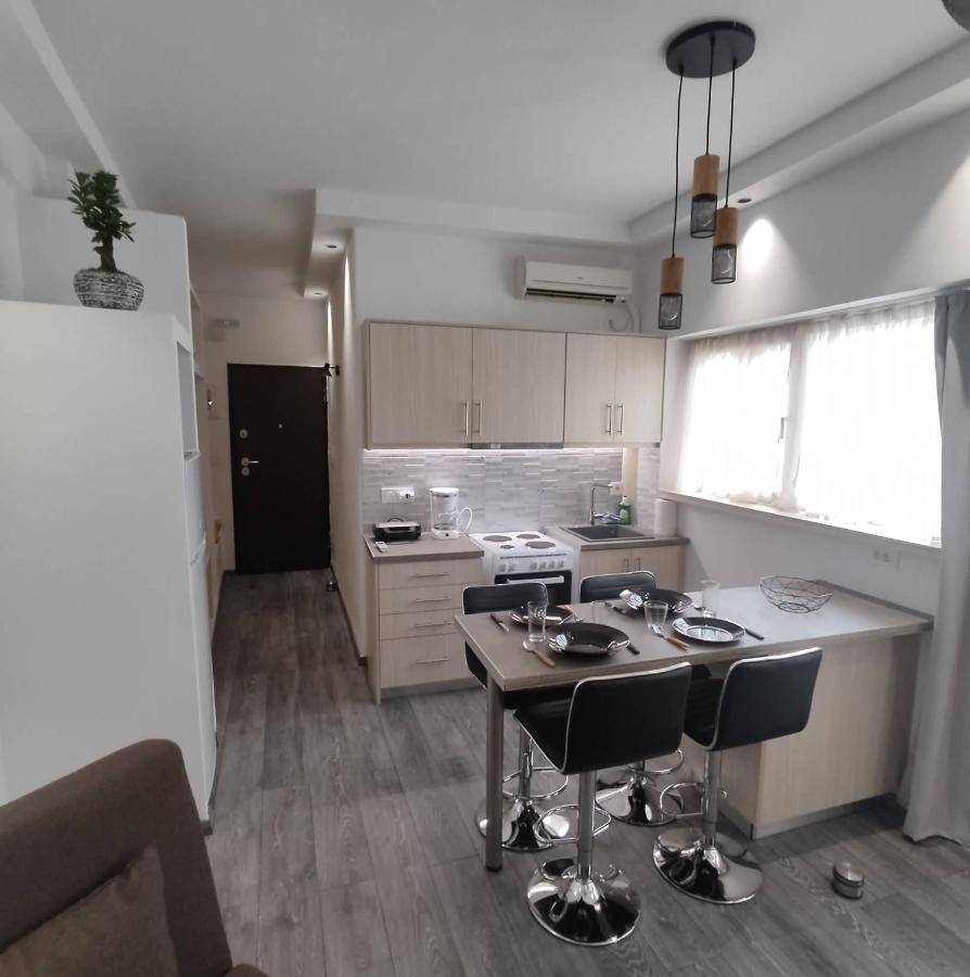 Petmeza Apartment 1 By Dimitropoulos Aígion Luaran gambar